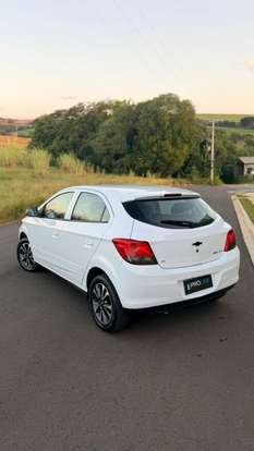 CHEVROLET-ONIX-2015