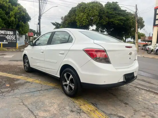 CHEVROLET-PRISMA-2014