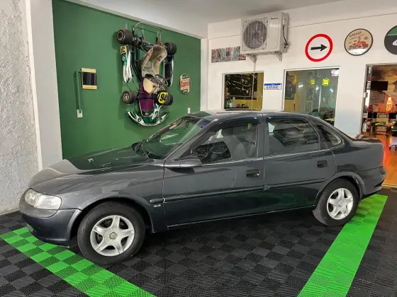 CHEVROLET VECTRA 2.0 MPFI GLS 8V GASOLINA 4P MANUAL