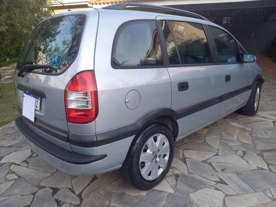 CHEVROLET-ZAFIRA-2010