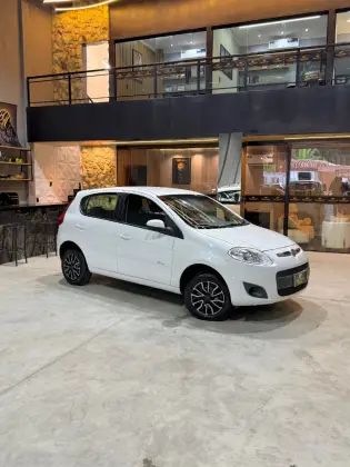 FIAT PALIO 1.0 MPI ATTRACTIVE 8V FLEX 4P MANUAL FIAT PALIO 1.0 MPI ATTRACTIVE 8V FLEX 4P MANUAL