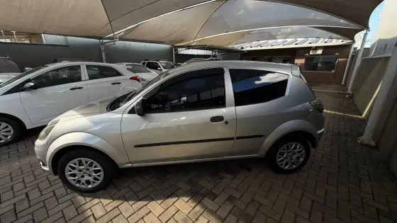 FORD KA 1.0 MPI 8V FLEX 2P MANUAL FORD KA 1.0 MPI 8V FLEX 2P MANUAL