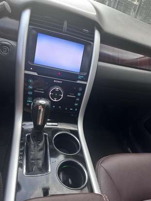 FORD-EDGE-2012