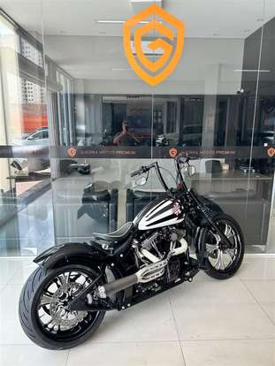 HARLEY-DAVIDSON-SOFTAIL BLACKLINE-2011
