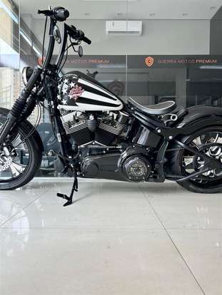 HARLEY-DAVIDSON-SOFTAIL BLACKLINE-2011