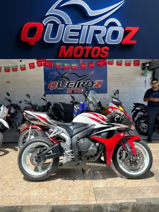 HONDA CBR 600RR HONDA CBR 600RR