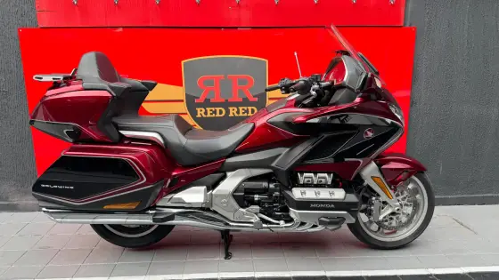 HONDA GL 1800 GOLD WING TOUR 