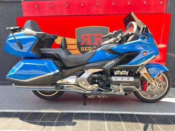 HONDA GL 1800 GOLD WING TOUR HONDA GL 1800 GOLD WING TOUR