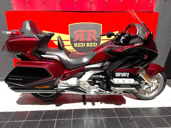 HONDA GL 1800 GOLD WING TOUR 