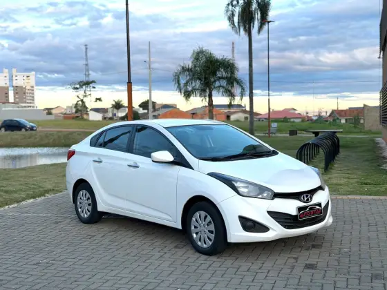HYUNDAI HB20S 1.0 COMFORT PLUS 12V FLEX 4P MANUAL