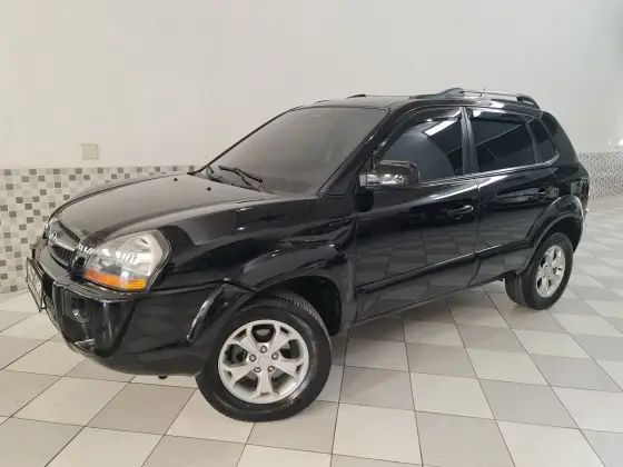 HYUNDAI TUCSON 2.0 MPFI GLS 16V 143CV 2WD GASOLINA 4P AUTOMÁTICO HYUNDAI TUCSON 2.0 MPFI GLS 16V 143CV 2WD GASOLINA 4P AUTOMÁTICO