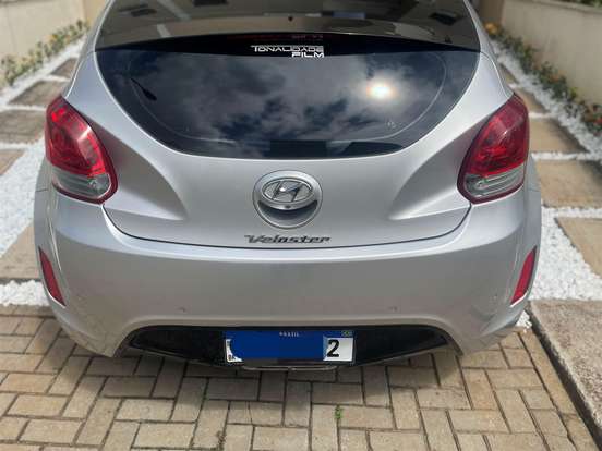 HYUNDAI-VELOSTER-2011