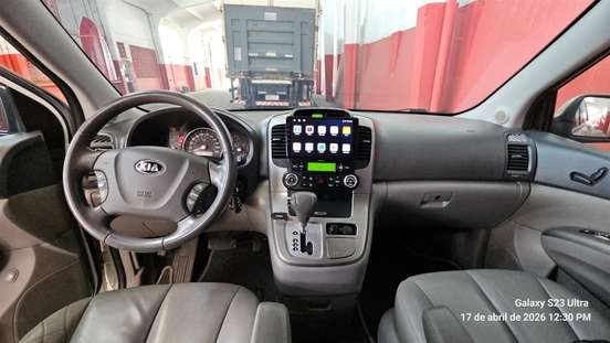 KIA-CARNIVAL-3.5 EX V6 24V GASOLINA 4P AUTOMÁTICO KIA-CARNIVAL-2014