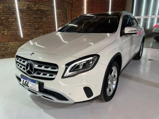 MERCEDES-BENZ GLA 200 1.6 CGI FLEX ADVANCE 7G-DCT