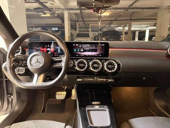 MERCEDES-BENZ-CLA 200-2024