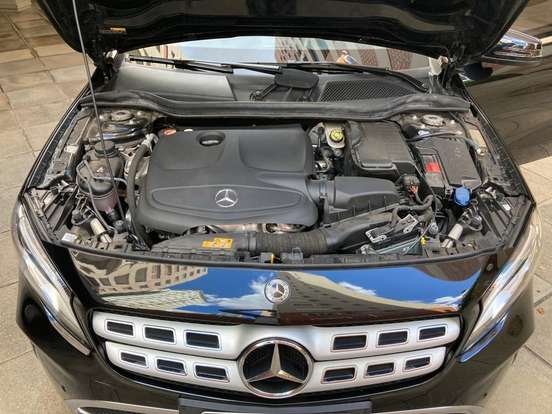 MERCEDES-BENZ-GLA 200-2019
