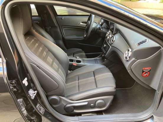 MERCEDES-BENZ-GLA 200-2019
