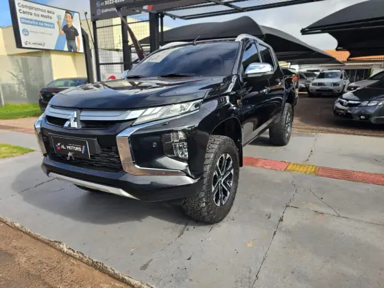 MITSUBISHI L200 TRITON 2.4 16V TURBO DIESEL SPORT HPE-S CD 4P 4X4 AUTOMÁTICO