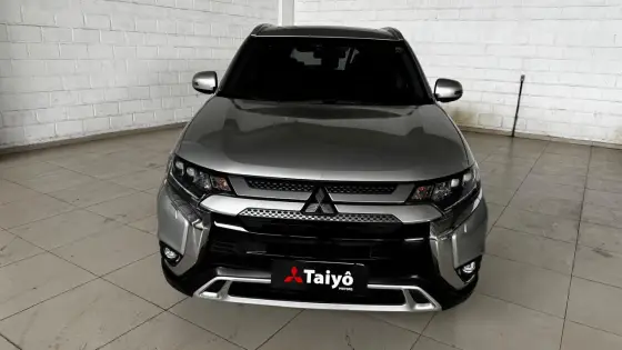 MITSUBISHI OUTLANDER 2.2 MIVEC DI-D DIESEL HPE-S AWD AUTOMÁTICO