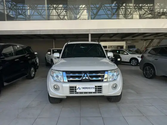 MITSUBISHI PAJERO FULL 3.2 HPE 4X4 16V TURBO INTERCOOLER DIESEL 4P AUTOMÁTICO