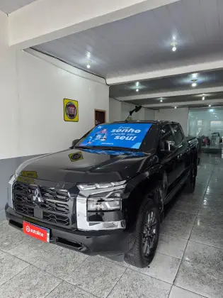 MITSUBISHI TRITON 2.4 BITURBO DIESEL CD HPE 4X4 AUTOMÁTICO MITSUBISHI TRITON 2.4 BITURBO DIESEL CD HPE 4X4 AUTOMÁTICO
