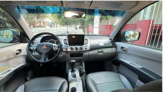 MITSUBISHI-L200 TRITON-3.5 HPE 4X4 CD V6 24V FLEX 4P AUTOMÁTICO MITSUBISHI-L200 TRITON-2011