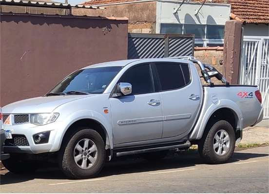 MITSUBISHI-L200 TRITON-2011