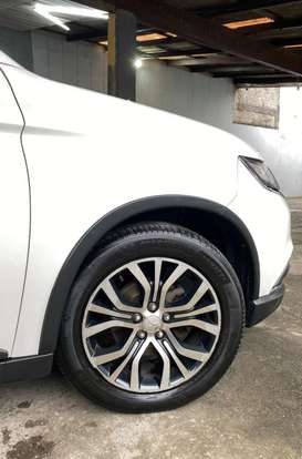MITSUBISHI-OUTLANDER-2.2 4X4 16V DIESEL 4P AUTOMÁTICO MITSUBISHI-OUTLANDER-2015