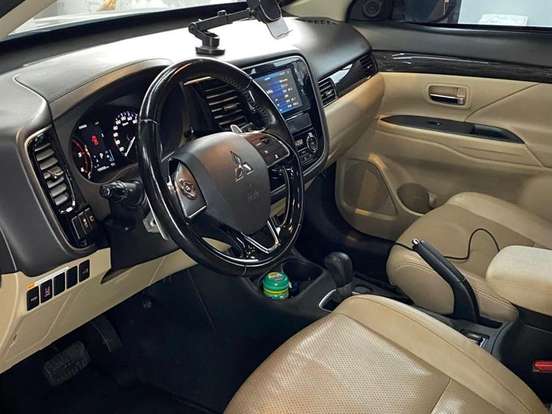 MITSUBISHI-OUTLANDER-2.2 4X4 16V DIESEL 4P AUTOMÁTICO MITSUBISHI-OUTLANDER-2015