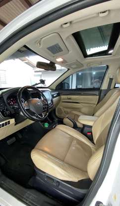 MITSUBISHI-OUTLANDER-2015