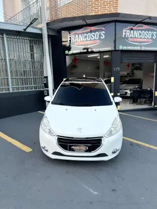 PEUGEOT 208 1.6 GRIFFE 16V FLEX 4P AUTOMÁTICO PEUGEOT 208 1.6 GRIFFE 16V FLEX 4P AUTOMÁTICO