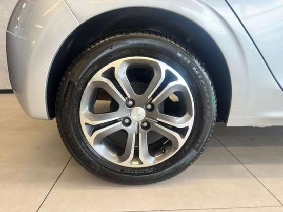 PEUGEOT-208-1.6 GRIFFE 16V FLEX 4P MANUAL PEUGEOT-208-2014