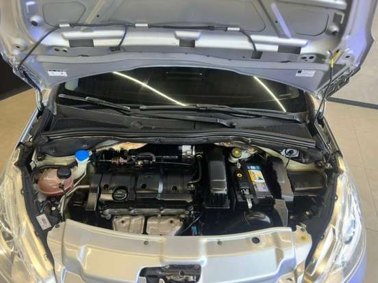 PEUGEOT-208-2014