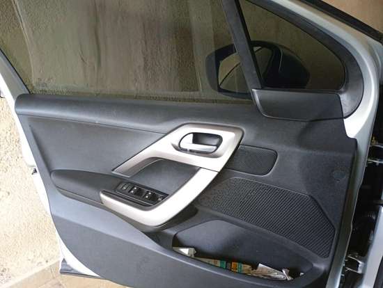 PEUGEOT-208-1.6 GRIFFE 16V FLEX 4P AUTOMÁTICO PEUGEOT-208-2018