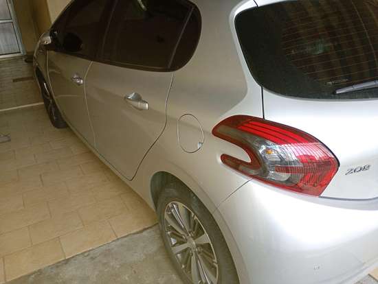 PEUGEOT-208-1.6 GRIFFE 16V FLEX 4P AUTOMÁTICO PEUGEOT-208-2018