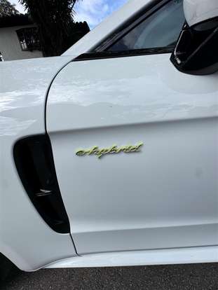 PORSCHE-PANAMERA-2023