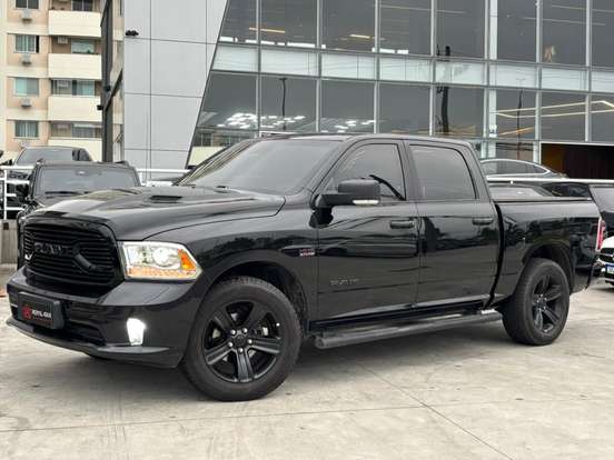 RAM-CLASSIC-5.7 V8 GASOLINA LARAMIE NIGHT EDITION CD 4X4 AUTOMÁTICO RAM-CLASSIC-2022