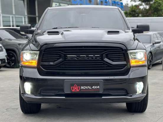 RAM-CLASSIC-5.7 V8 GASOLINA LARAMIE NIGHT EDITION CD 4X4 AUTOMÁTICO RAM-CLASSIC-2022