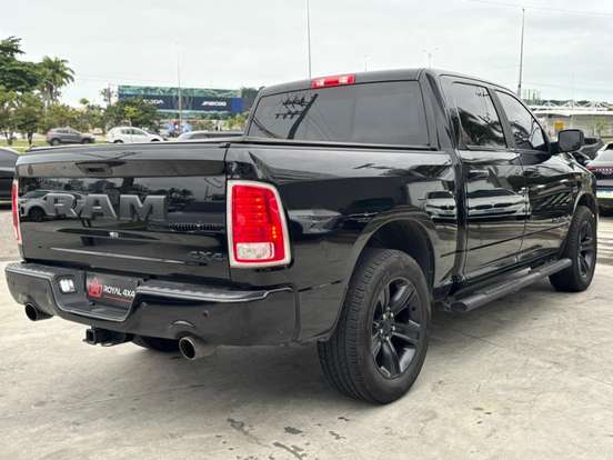RAM-CLASSIC-5.7 V8 GASOLINA LARAMIE NIGHT EDITION CD 4X4 AUTOMÁTICO RAM-CLASSIC-2022