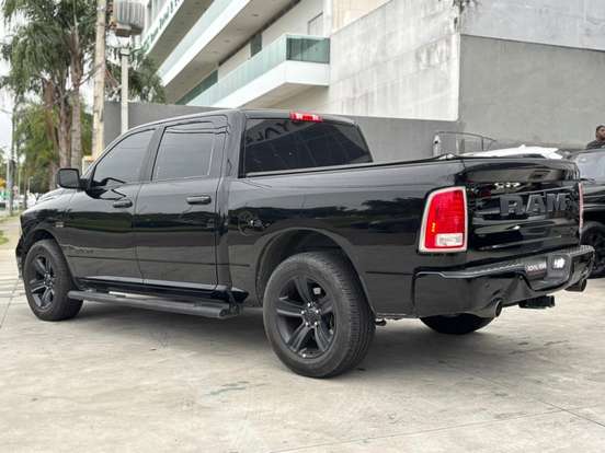 RAM-CLASSIC-5.7 V8 GASOLINA LARAMIE NIGHT EDITION CD 4X4 AUTOMÁTICO RAM-CLASSIC-2022