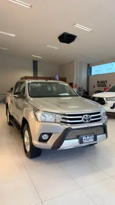 TOYOTA HILUX 2.7 SR 4X2 CD 16V FLEX 4P AUTOMÁTICO TOYOTA HILUX 2.7 SR 4X2 CD 16V FLEX 4P AUTOMÁTICO