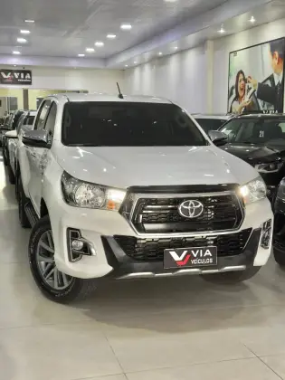TOYOTA HILUX 2.7 SRV 4X4 CD 16V FLEX 4P AUTOMÁTICO TOYOTA HILUX 2.7 SRV 4X4 CD 16V FLEX 4P AUTOMÁTICO