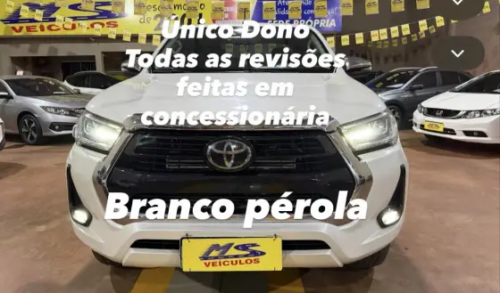 TOYOTA HILUX 2.8 D-4D TURBO DIESEL CD SRX 4X4 AUTOMÁTICO
