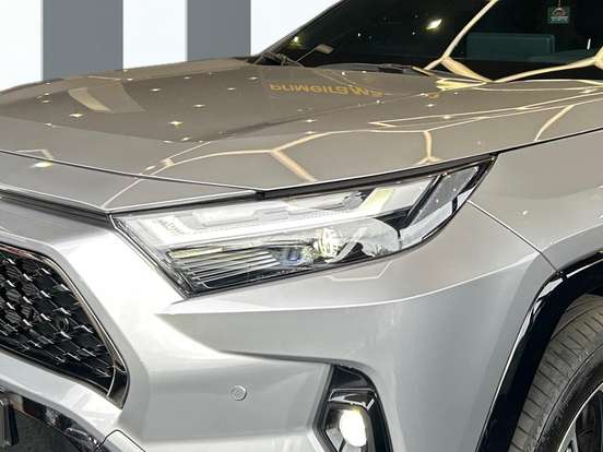 TOYOTA-RAV4-2024