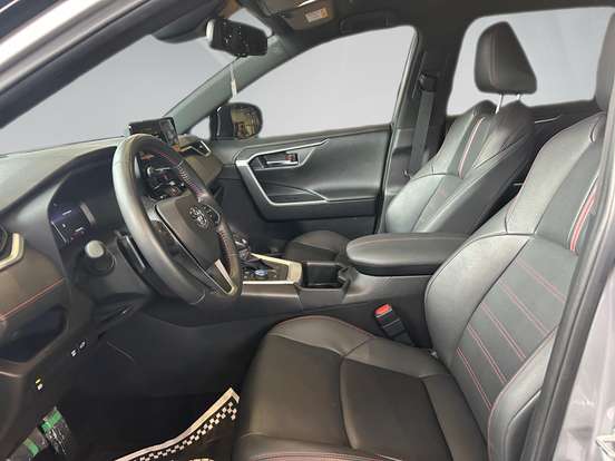 TOYOTA-RAV4-2024