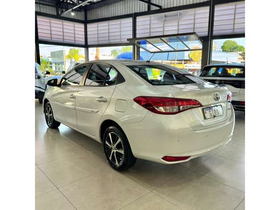 TOYOTA-YARIS-2020