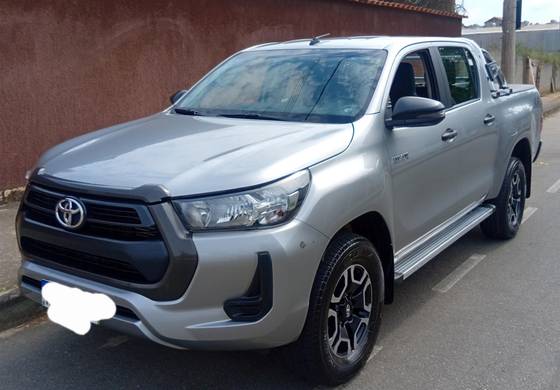 TOYOTA HILUX 2.8 D-4D TURBO DIESEL CD POWER PACK 4X4 MANUAL