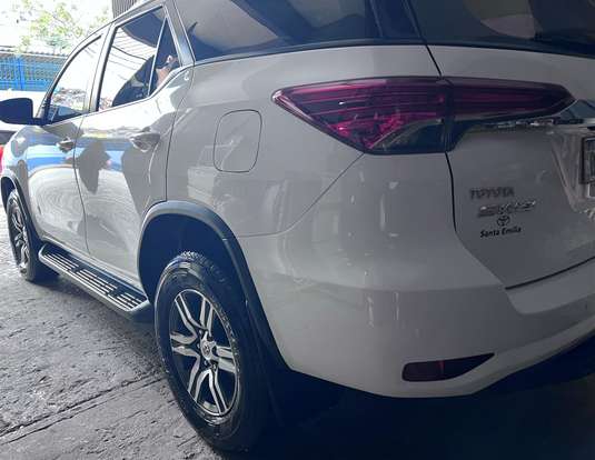 TOYOTA-HILUX SW4-2.7 SR 4X2 16V FLEX 4P AUTOMÁTICO TOYOTA-HILUX SW4-2019