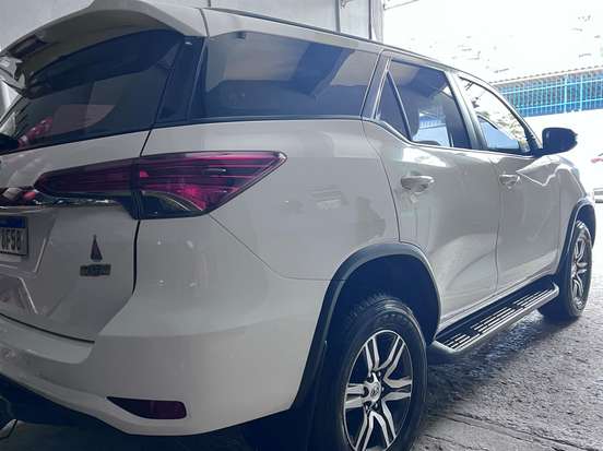 TOYOTA-HILUX SW4-2.7 SR 4X2 16V FLEX 4P AUTOMÁTICO TOYOTA-HILUX SW4-2019