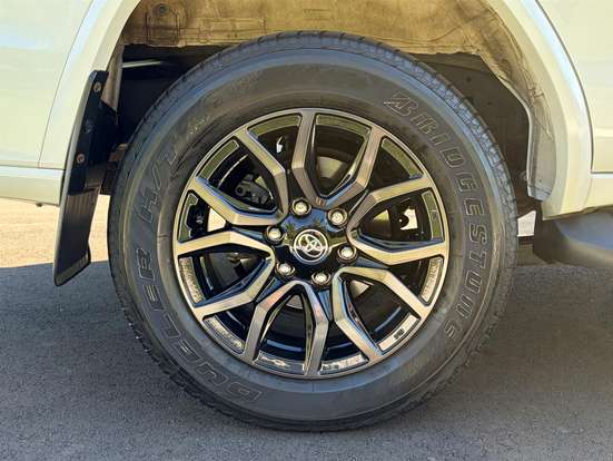 TOYOTA-HILUX SW4-2.8 D-4D TURBO DIESEL GR-S 7L 4X4 AUTOMÁTICO TOYOTA-HILUX SW4-2022